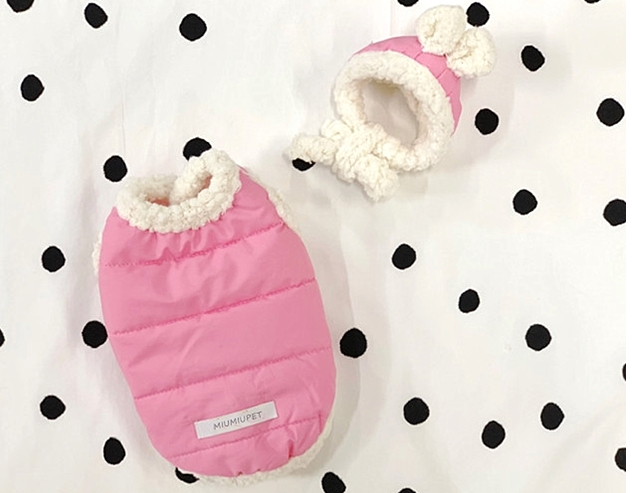 Pet clothes keep warm