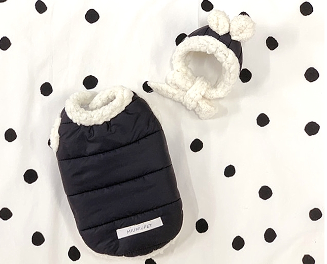 Pet clothes keep warm